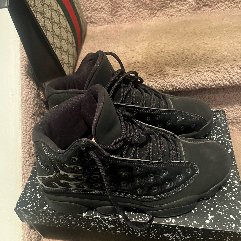 Air Jordan’s 13 retro cap and gown - Picture 3 of 7